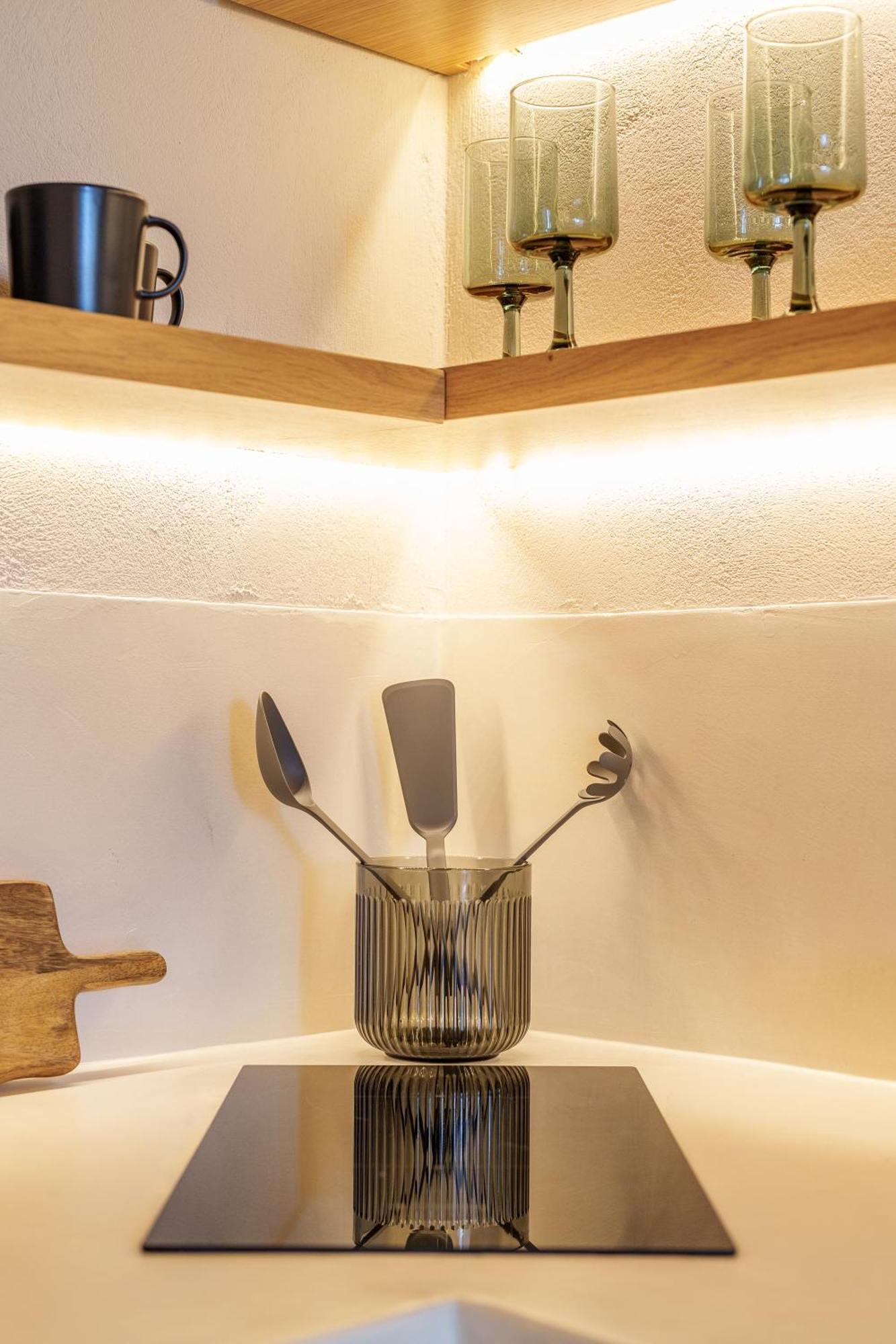 Sugarwhite Suites With Private Not Heated Pool Emporio  Bagian luar foto